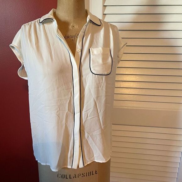 LOFT | cream with black trim pocket blouse XSP - Picture 1 of 6